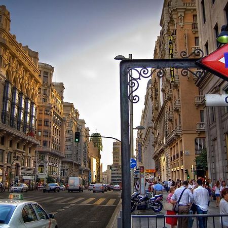 M&F Apartaments Gran Via Madrid Exterior foto