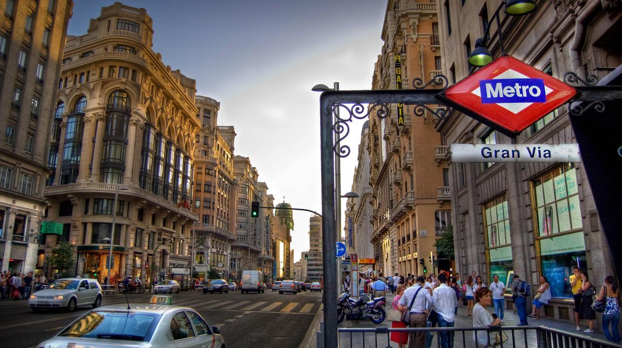 M&F Apartaments Gran Via Madrid Exterior foto