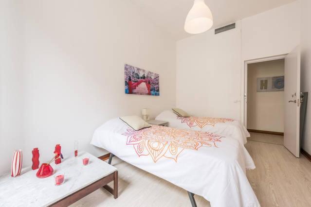 M&F Apartaments Gran Via Madrid Exterior foto