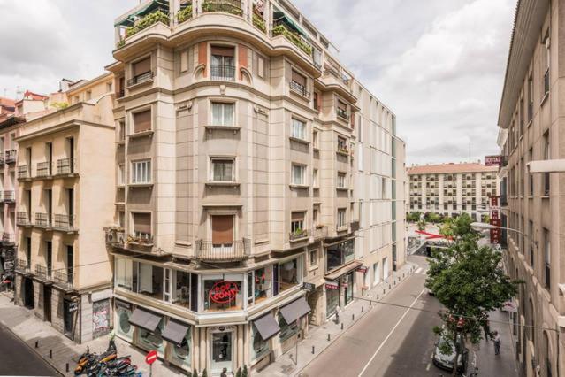 M&F Apartaments Gran Via Madrid Exterior foto