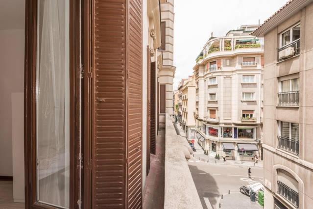M&F Apartaments Gran Via Madrid Exterior foto