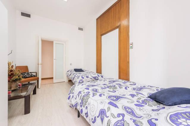 M&F Apartaments Gran Via Madrid Exterior foto